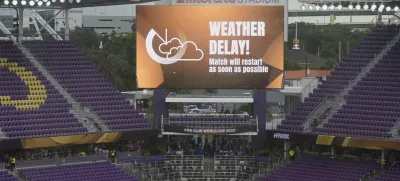 Prazni stadioni, nevihte, strele in peklenska vročina