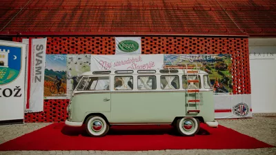 Nagrado publike, tako imenovani best of show, je dobil volkswagen T1 v različici Samba Bus' ki je k nam prišel iz Brazilije. / Foto: Anej Ferko