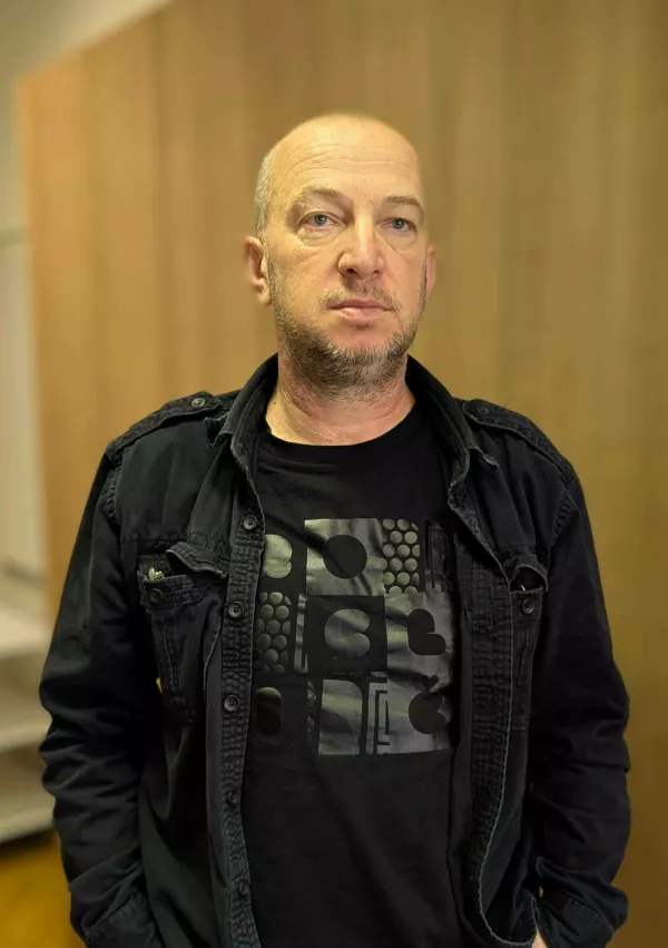 V akademskih krogih pozorno spremljajo, kaj v vsakdanja življenja prinašajo nova orodja. / Foto: Daf