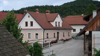 Domačija Pr Markotovih v Selščku (Nad Cerknico), Notranjska hiša, Nataša Mele, obnovljena domačija, priznanje Šole prenove / Foto: Nataša Bucik Ozebek