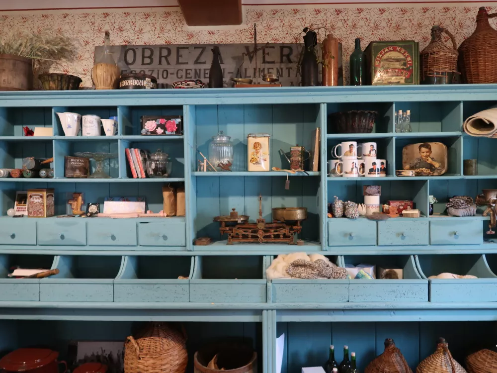 Domačija Pr Markotovih v Selščku (Nad Cerknico), Notranjska hiša, Nataša Mele, obnovljena domačija, priznanje Šole prenove / Foto: Nataša Bucik Ozebek