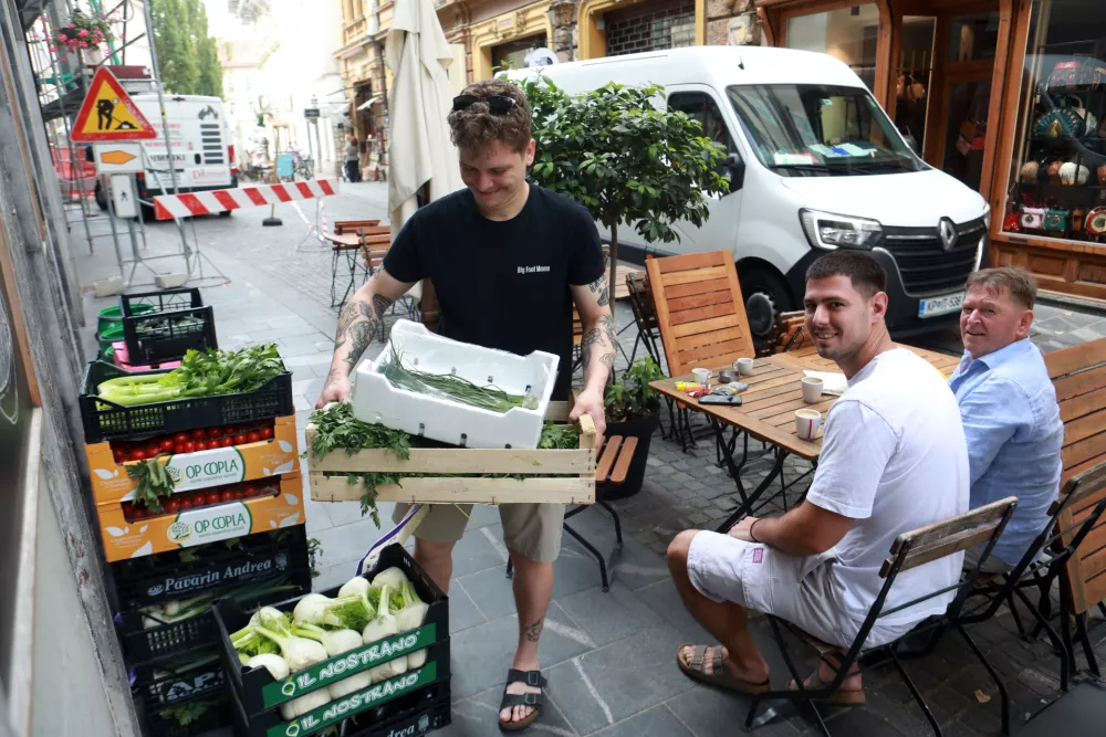 24.06.2025 -prometni kolaps v stari Ljubljani, dostavaFoto: Tomaž Skale