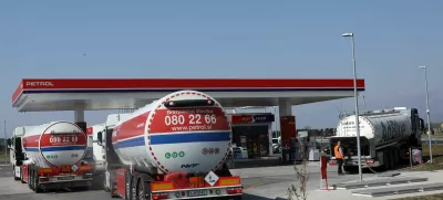 25.03.2022- Mengeš - Bencinski servis Petrol, bencinska črpalka, cistrerna, dobava gorivaFoto: Tomaž Skale