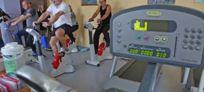 ﻿- prostor namenjen rehabilitaciji pacientov – ambulantna kardiološka rehabilitacija – bolniška soba - zdravstvo- 16.11.2017 – Univerzitetni klinični center UKC Ljubljana in ZZZS - skupna novinarska konferenca - uvedba novega programa ambulantne kardiološke rehabilitacije v UKC Ljubljana in Sloveniji namenjen bolnikom po uspešno zaključenem akutnem zdravljenju srčnega infarkta v bolnišnici. //FOTO: Tomaž Skale