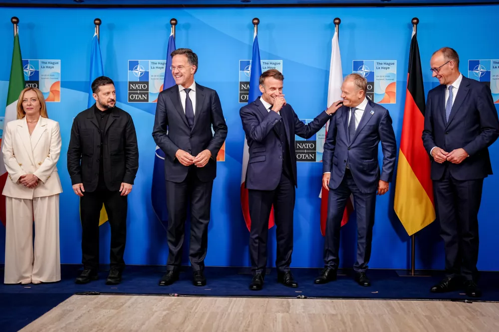 25 June 2025, Netherlands, The Hague: (L-R) Italian Prime Minister Giorgia Meloni, Ukrainian President Volodymyr Zelensky, NATO Secretary General Mark Rutte, French President Emmanuel Macron, Polish Prime Minister Donald Tusk, and German Chancellor Friedrich Merz gather for the E5 meeting on the sidelines of The North Atlantic Treaty Organization Summit. Photo: Kay Nietfeld/dpa
