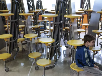 - ilustrativna fotografija - učenec, učenci, šolstvo- 26.02.2024 - Osnovna šola OŠ Škofja Loka – Mesto, nastop pisateljice Špele Frlic v podpori podjetja Sax Konstrukcije, Gazele gorenjske regije 2023 v sklopu sodelovanja med projektoma slovenska Gazela in Bralna značka. //FOTO: Jaka Gasar / Foto: Jaka Gasar