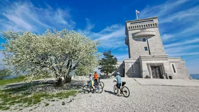 Kolesarska pot poteka od Pušje vasi do Opatije in je nastala v okviru čezmejnega projekta Inter Bike III. F Matevž Hribar, Goodplace