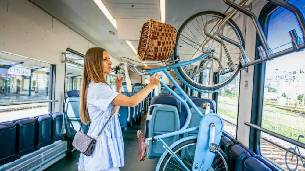 Zapeljite se z vlakom v mesto, po kulturo. F Slovenske železnice