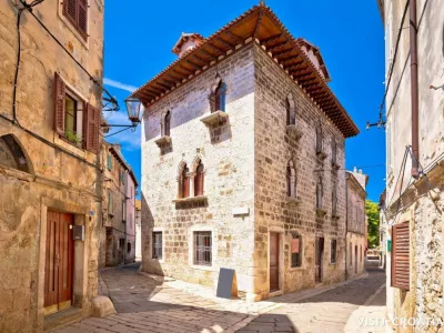 Ozke ulice mesteca v Istri