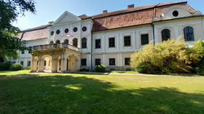 V pivski sobi dvorca Janković poleg piva in sira postrežejo tudi z mnogimi zanimivimi zgodbami in anekdotami iz pivovarskega sveta.