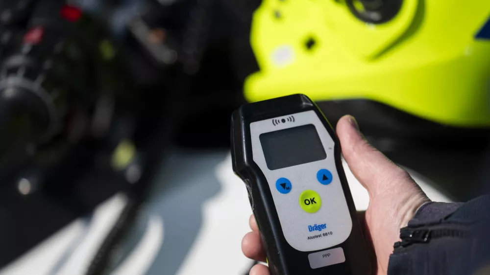 prometni nadzorpolicija - simbolična fotografijaprometna policijavarnost v prometupolicija na motorjihmotoristična policijaprehitri voznikiavtocestna policijaalkotestalkohol v prometu08.04.2025 Policijski nadzor, počivališče PovodjeFOTO: Nik Erik Neubauer