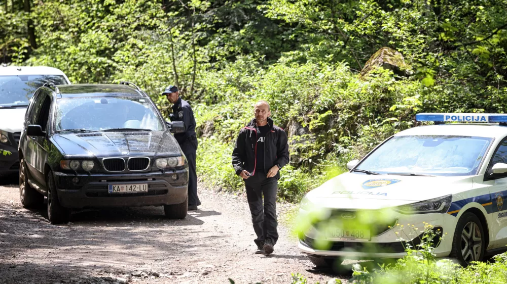 21.05.2023., Modrus - Glavni zrakoplovni inspektor Danko Petrin odlazi nakon zavrsenog ocevida na mjestu pada aviona na Maloj Kapeli. Photo: Boris Scitar/PIXSELL