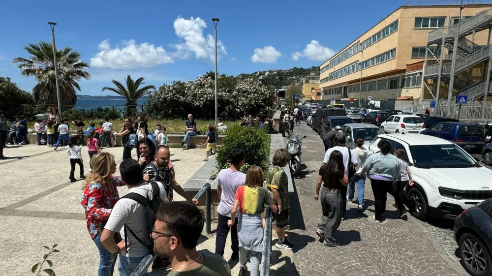 Prebivalce Neaplja je potres prestrašil tudi 13. maja letos. Foto: Profimedia