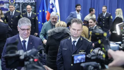 Boštjan Poklukar, Damjan Petrič- 12.02.2025 - Policija je nagradila 66 izjemnih posameznikov, ki so v najrazličnejših okoliščinah pomagali reševati življenja ljudi - podelitev, policija, hrabrost, požrtvovalnost, priznanja//FOTO: Jaka Gasar