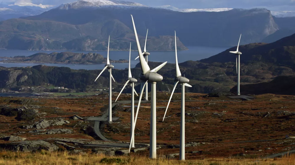 - ilustrativna fotografija - veterna elektrarna - NORVEŠKA 2011 - /FOTO: Bojan Velikonja