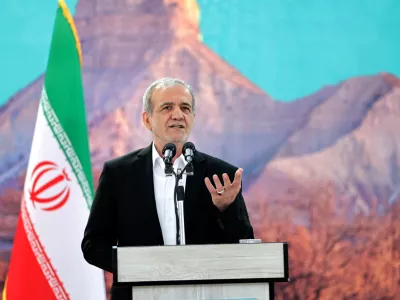 FILE PHOTO: Iranian President Masoud Pezeshkian speaks during a meeting in Ilam, Iran, June 12, 2025. Iran's Presidential website/WANA (West Asia News Agency)/Handout via REUTERS/File Photo