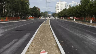 Gradbišče Linhartova19.08.2024 - gradbišče - do predvidoma 2. septembra bo v sklopu celovite rekonstrukcije Linhartove ceste v Ljubljani poleg že obstoječe popolne zapore te mestne prometnice med križiščema z Vojkovo in Železno cestoFOTO: Luka Cjuha