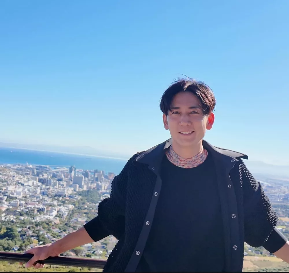 Nekdanji japosnki nogometaš, zdaj pa uspešen podjetnik, Šinsuke Sakimoto je novi lastnik najdražje torbice na svetu. / Foto: Instagram Šinsukeja Sakimota