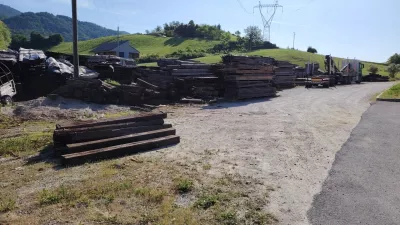 Na tem parkirišču v Spodnjih Negonjah v občini Rogaška Slatina je v začetku junija stric ustrelil svojega nečaka. Foto Mojca Marot / Foto: Mojca Marot