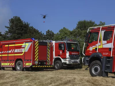 - 18.07.2024 - Požar na Krasu - Komen, Škrbina, Lipa - ogenj, ognjeni zublji, gašenje, gasilci  //FOTO: Jaka Gasar
