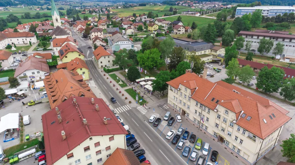 Občina Trebnje se je v zadnjih letih zelo razvila, ljudje se priseljujejo. V 132 naseljih v občini živi 13.500 prebivalcev, pred desetimi leti jih je bilo 12.100. F Arhiv občine Trebnje