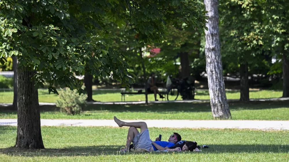 Vročinavisoke temperaturepoletjepripekavročinski val globalno segrevanje30.6.2025 Vročinski val v Ljubljani.FOTO: Nik Erik Neubauer