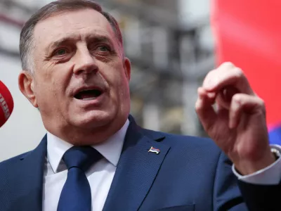 FILE PHOTO: President of Republika Srpska (Serb Republic) Milorad Dodik addresses his supporters reacting to court decision on charges that he defied rulings by an international peace envoy, in Banja Luka, Bosnia and Herzegovina, February 25, 2025. REUTERS/Amel Emric/File Photo