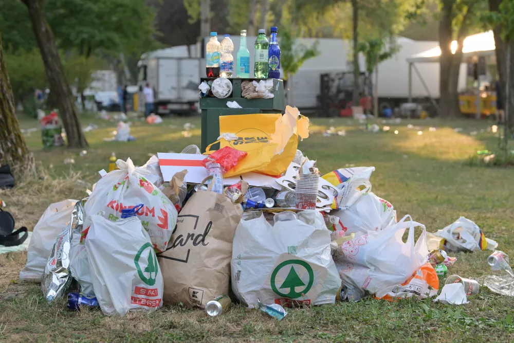 05.07.2025., Zagreb- Smece se polako pocelo skupljati u fan zoni na Bundeku. Photo: Sandra Simunovic/PIXSELL