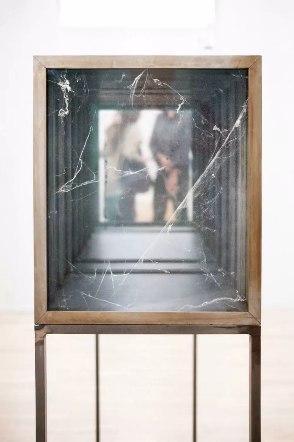 O prahu, času, odhajanjih in vrnitvah