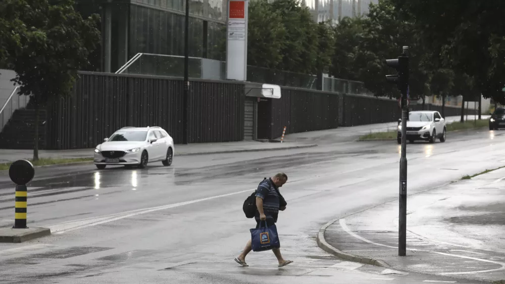 - 23.06.2023 - nevihta v ljubljani, dež - padavine -  //FOTO: Luka Cjuha
