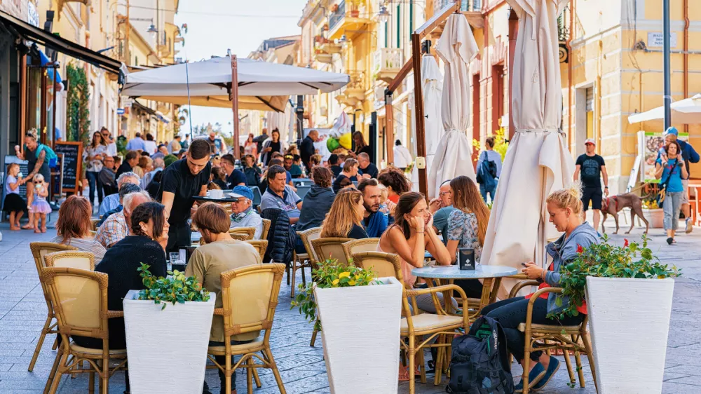 Tudi Sardinija je zaželena destinacija med ruskimi turisti z globjimi žepi. / Foto: iStock