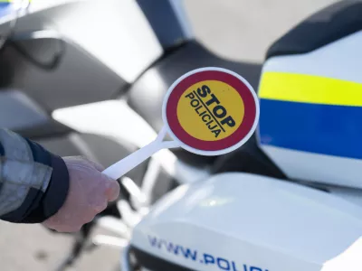 prometni nadzorpolicija - simbolična fotografijaprometna policijavarnost v prometupolicija na motorjihmotoristična policijaprehitri voznikiavtocestna policija08.04.2025 Policijski nadzor, počivališče PovodjeFOTO: Nik Erik Neubauer
