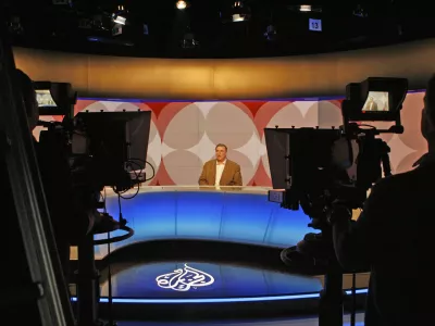 studio Al Jazeera Balkan (Al Džezira)- Bosna in Hercegovina 2011 - Sarajevo - arabska televizijska mreža Al Jazeera Balkans - prva informativna mednarodna televizijska mreža na Balkanu, ki ima svoj sedež v Dohi, glavnem mestu Katarja /FOTO: Tomaž SkaleOPOMBA: ZA OBJAVO V PRILOGI – DNEVNIKOV OBJEKTIV - INTERVJU 2011