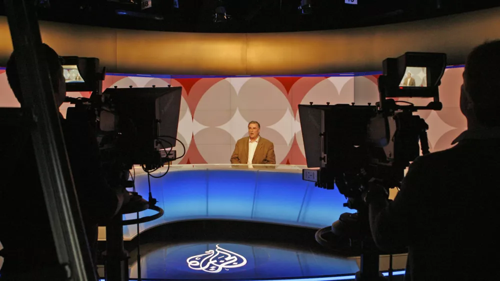 studio Al Jazeera Balkan (Al Džezira)- Bosna in Hercegovina 2011 - Sarajevo - arabska televizijska mreža Al Jazeera Balkans - prva informativna mednarodna televizijska mreža na Balkanu, ki ima svoj sedež v Dohi, glavnem mestu Katarja /FOTO: Tomaž SkaleOPOMBA: ZA OBJAVO V PRILOGI – DNEVNIKOV OBJEKTIV - INTERVJU 2011