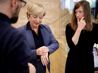 Ljubljana, Hisa EU.Novinarska konferenca ob zakljucku misije poslanske skupine Evropske ljudske stranke v Sloveniji.Evropska poslanka SDS/EPP Romana Tomc.