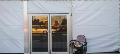 ﻿Simbolična fotografija, otroštvo, odraščanje, zapostavljanje otrok, starševstvo - otroški voziček - 10.12.2019 - Zavetišče za zapuščene živali Ljubljana, Gmajnice 30, - odprtje novih prostorov - azil za živali namenjen začasni namestitvi zapuščenih živali psov in mačk //FOTO: Bojan Velikonja