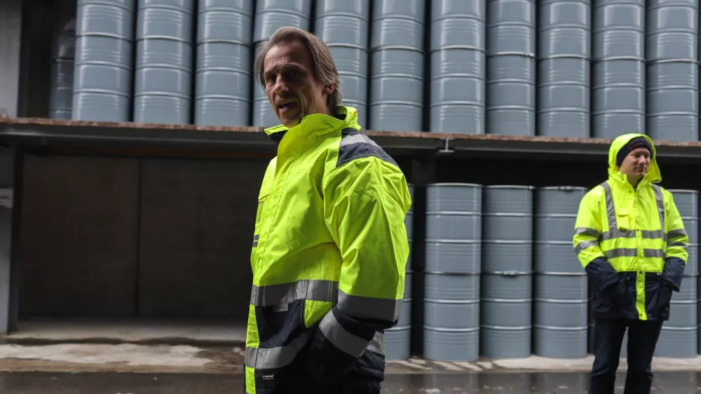 Kostak dobil zeleno luč za prevzem Kemisa. Bi se še lahko zapletlo?