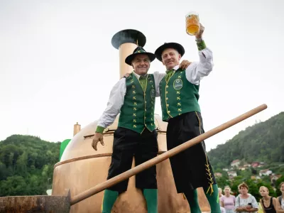 Pivo in cvetje / Foto: Boris Vrabec