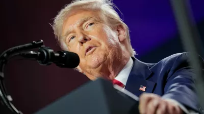 Ameriški predsednik Donald Trump napoveduje vedno nove carine, pri čemer je za zdaj lahko zadovoljen tudi zaradi uklonjljivosti in medlega odziva EU. / Foto: Reuters