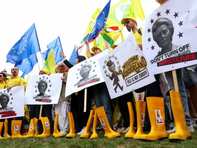 Rekordni večletni proračun za izzivov polno prihodnjo sedemletko