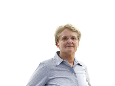 Tatjana PihlarZA ONLINE - Redakcija Dnevnik 2024 - portreti za komentarje in kolumne - kolumnisti - komentatorji – novinarji - portret //FOTO: Luka Cjuha