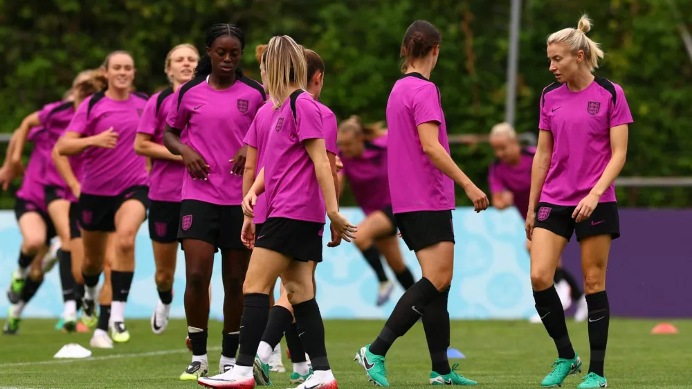 Soccer Football - UEFA Women's Euro 2025 - Final - England Training - Sportanlage Au, Zurich, Switzerland - July 26, 2025 England's Michelle Agyemang with teammates during training REUTERS/Matthew Childs