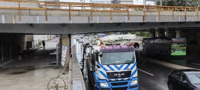 - 08.07.2025 - črpanje vode s podvoza na Dunajski cesti v Ljubljani//FOTO: Jaka Gasar
