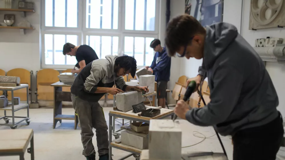 - 10.01.2024 – SGGOŠ - Srednja gradbena, geodetska, okoljevarstvena šola in strokovna gimnazija Ljubljana, Dunajska cesta 102 //FOTO: Bojan Velikonja