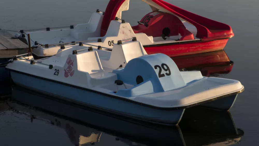 ﻿- 12.9 - 28.9.2014 - Simbolične fotografije - potovanje - Balkan, Srbija, Beograd, Ada Ciganlija, pedolino  //FOTO: Jaka Gasar