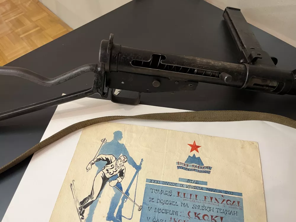 Partizanska čipka in rdeči hudič iz Titolanda