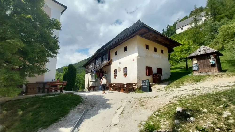 Oskrbnik, pripovedovalec in prijatelj pohodnikov