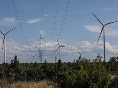 - Vetrna elektrarna, obnovljivi viri energije. - 24.07.2024. - Vetrna elektrarna Pađene v bližini Knina na Hrvaškem je največja vetrna elektrarna na Hrvaškem.//FOTO: Bojan VelikonjaOPOMBA: ZA OBJAVO V OBJEKTIVU!!!!