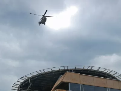﻿helikopter- 10.08.2017 - Heliport UKC Ljubljana - heliodrom - pristajališče za helikopterje na strehi Kliničnega centra v Ljubljani -//FOTO: Tomaž Skale
