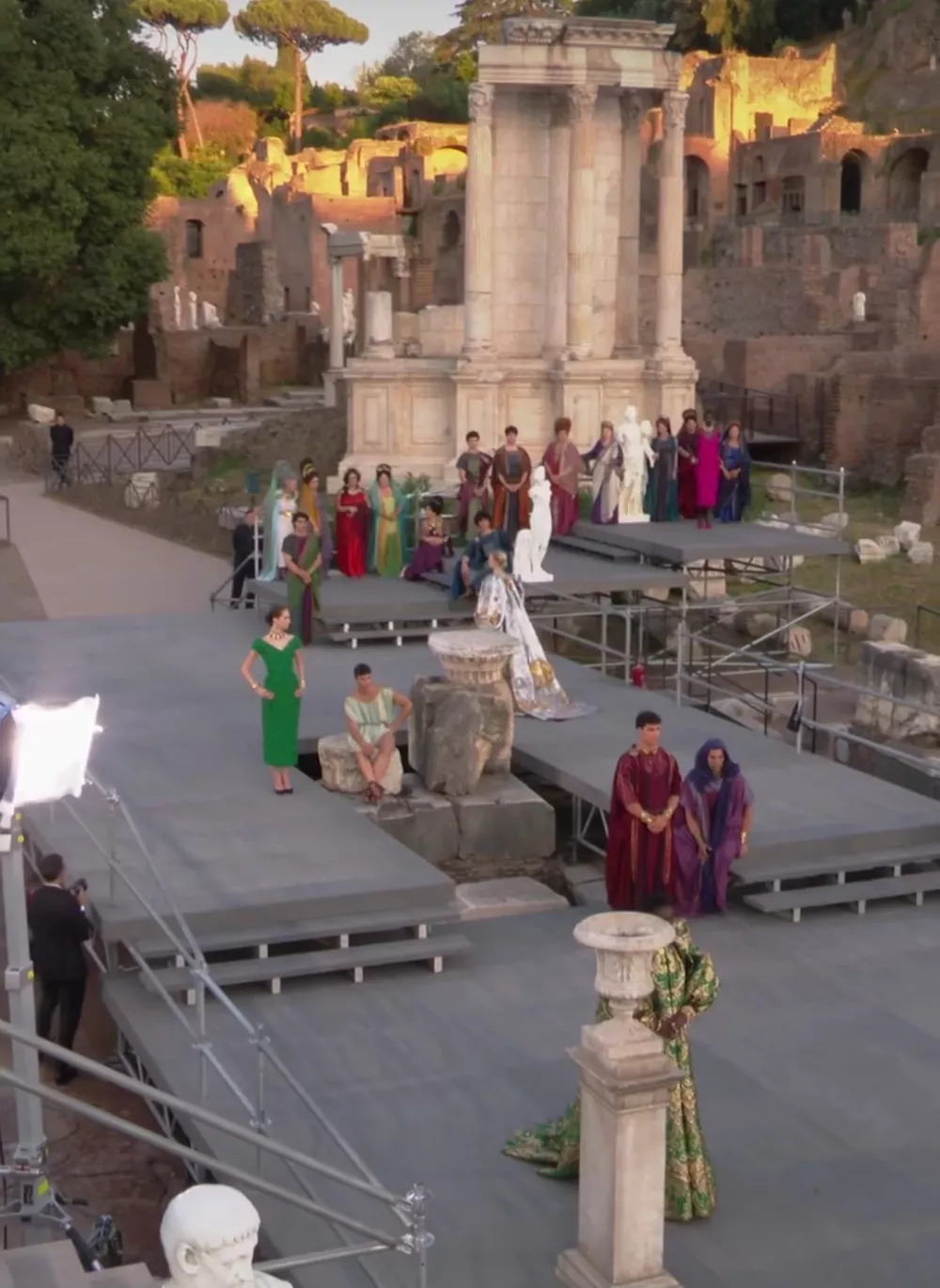 Dolce in Gabbana sta svojo najnovejšo predstavitev linije Alta Moda uprizorila v Forum Romanumu